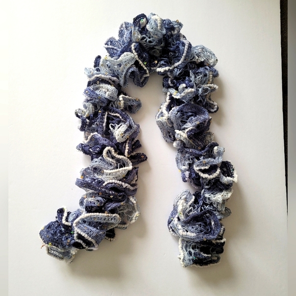 Handmade Ruffle Sashay Blue Scarf 37 1/2in - Picture 3 of 3